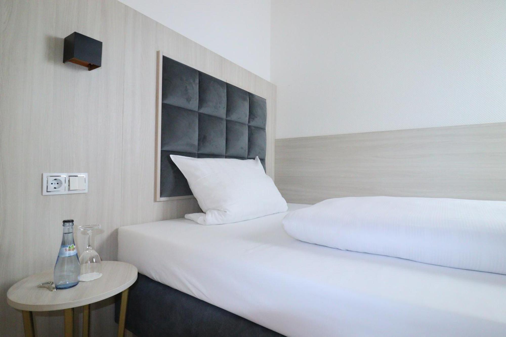 Hotel Kurparkblick Bad Bergzabern Luaran gambar