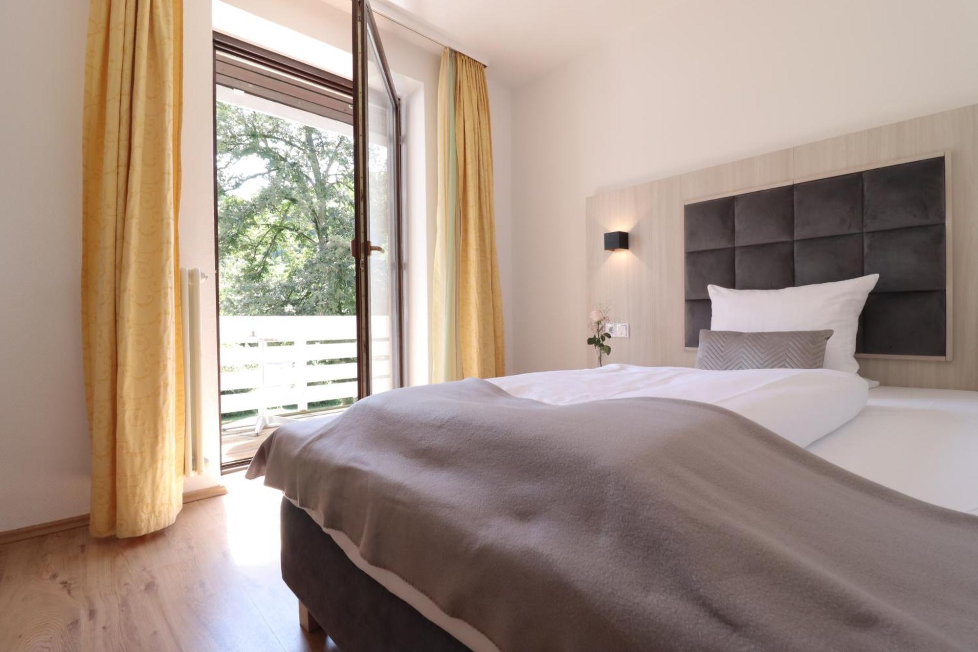 Hotel Kurparkblick Bad Bergzabern Luaran gambar