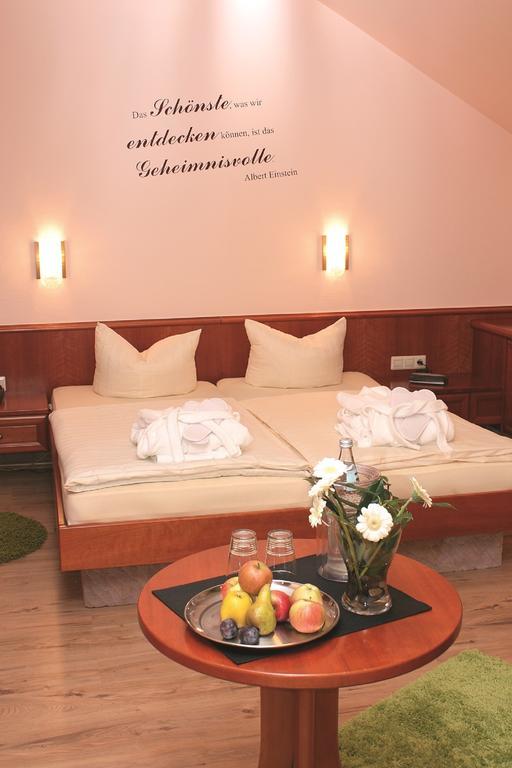 Hotel Kurparkblick Bad Bergzabern Bilik gambar