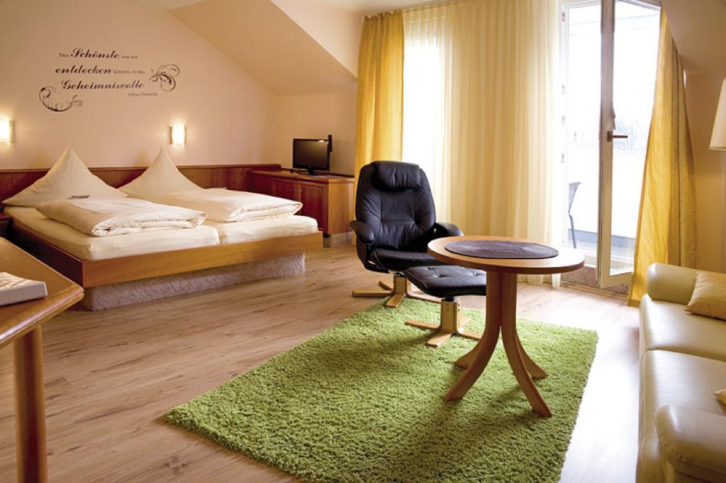 Hotel Kurparkblick Bad Bergzabern Bilik gambar