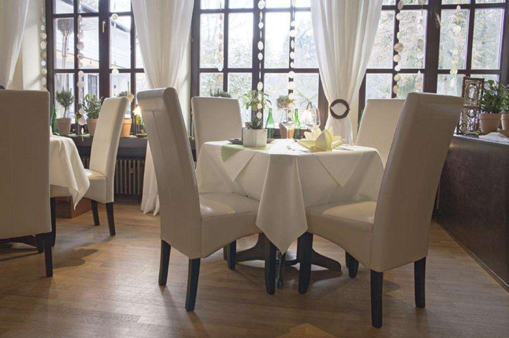 Hotel Kurparkblick Bad Bergzabern Restoran gambar
