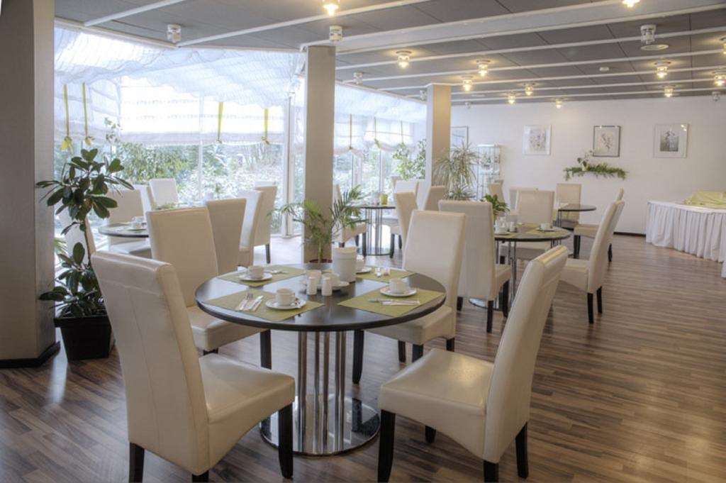 Hotel Kurparkblick Bad Bergzabern Restoran gambar